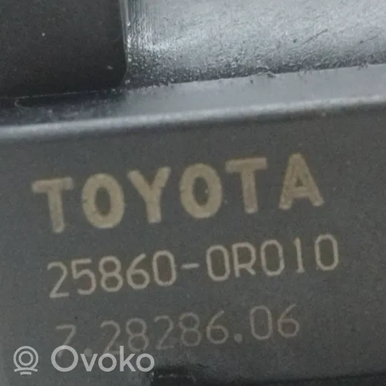Toyota Avensis T270 Turbolader Druckwandler Magnetventil 258600R010