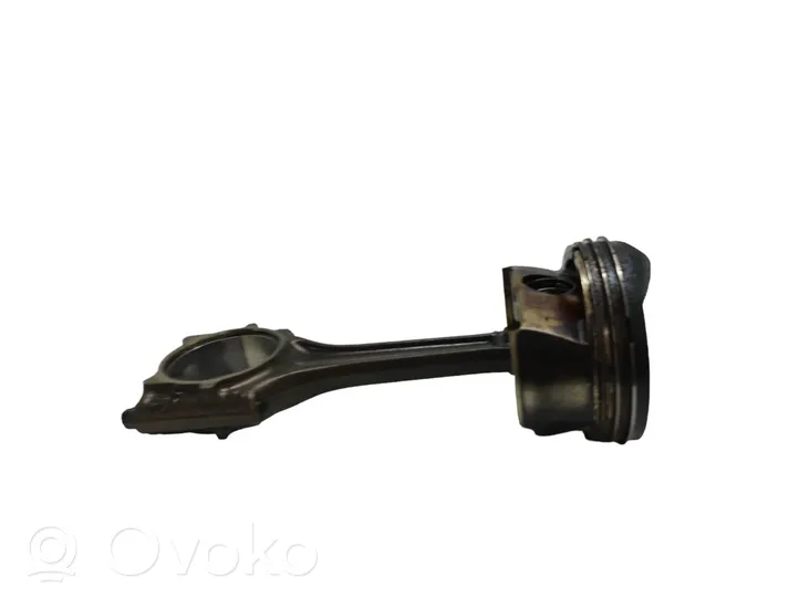 Seat Altea Tłok z korbowodem 250304