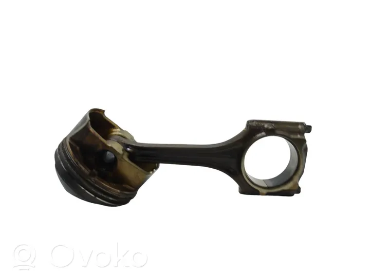 Seat Altea Tłok z korbowodem 250304