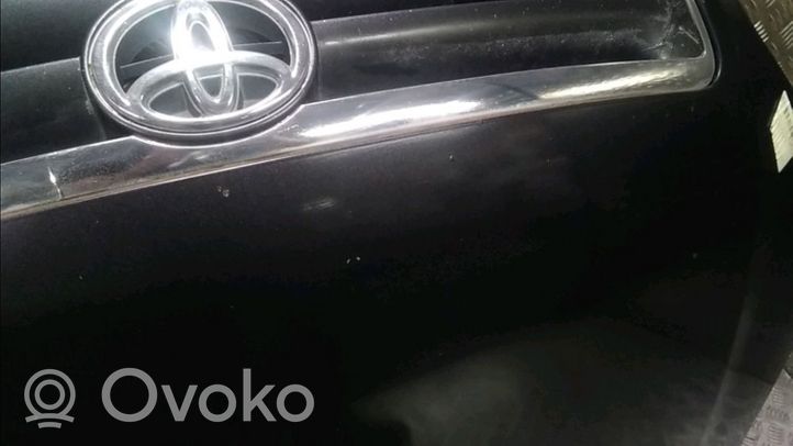 Toyota Avensis Verso Konepelti 5330144040