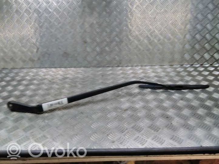 Suzuki SX4 S-Cross Braccio della spazzola tergicristallo anteriore 3831061M00