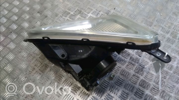 Toyota RAV 4 (XA20) Передняя фара 8110542270