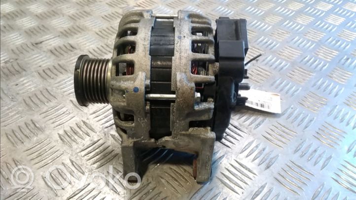 Renault Captur Generatore/alternatore 231002854R