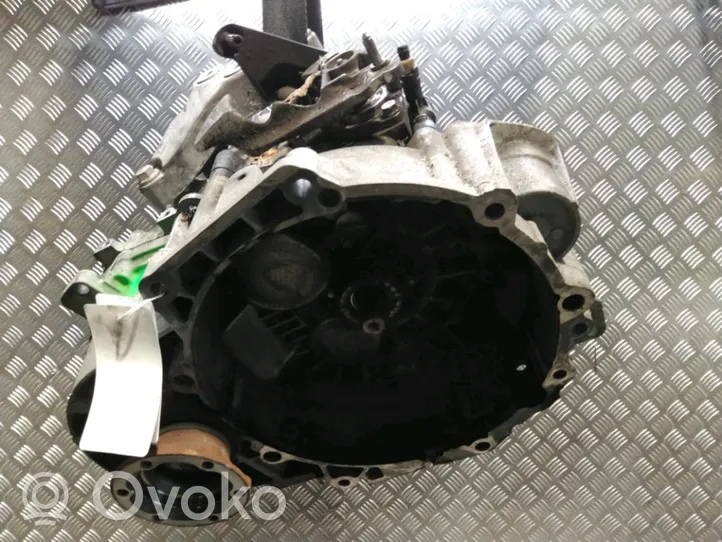 Audi Q3 8U Mechaninė 6 pavarų dėžė 2Q300051F