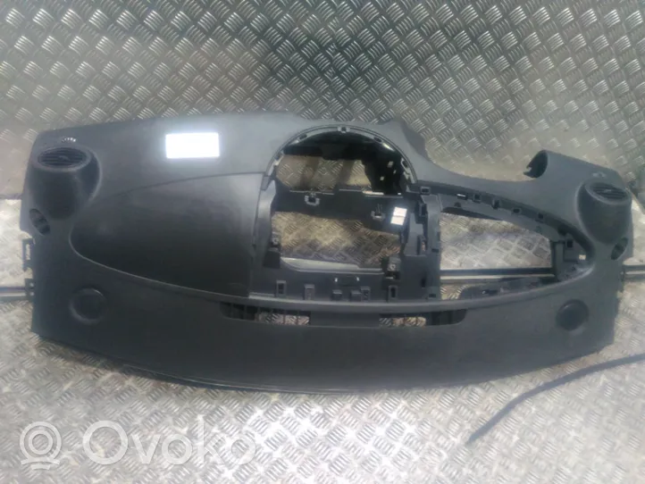 Renault Twingo II Dashboard 681003863R