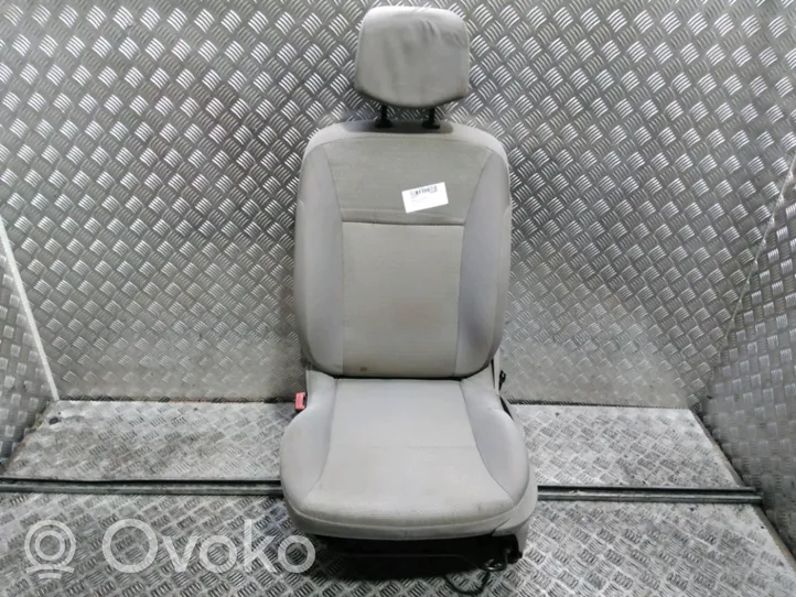 Renault Clio III Priekinė vairuotojo sėdynė 7701068668