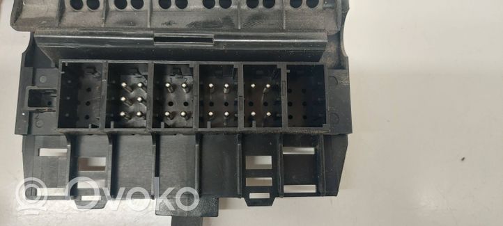 Mercedes-Benz E W210 Seat control module 2108206626