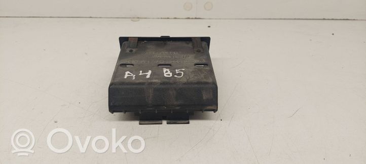 Audi A4 S4 B5 8D Vano portaoggetti 8D0941561