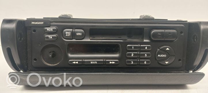 Peugeot 806 Radio/CD/DVD/GPS-pääyksikkö 147A4100ZK