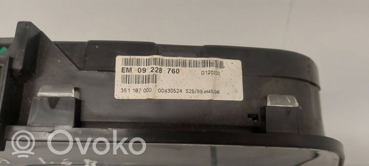 Opel Zafira A Licznik / Prędkościomierz 09228760