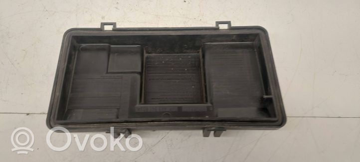 Audi 80 90 B2 Fuse box cover 443941801