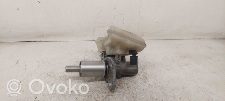 Audi A4 S4 B6 8E 8H Główny cylinder hamulca 8E0611301E