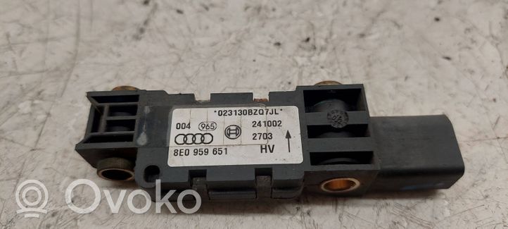 Volkswagen PASSAT B6 Sensore d’urto/d'impatto apertura airbag 8E0959651