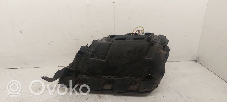 Audi A6 S6 C4 4A Lampa przednia 4A0941295