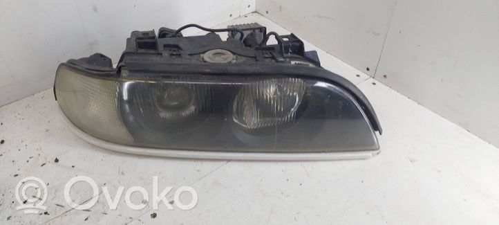 BMW 5 E39 Lampa przednia 010298