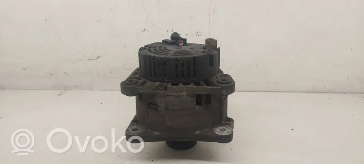 Volkswagen PASSAT B5.5 Alternador 028903031A