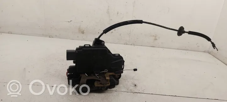 Volkswagen PASSAT B5 Front door lock 3B1837015A