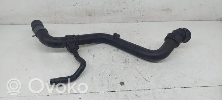 Volkswagen PASSAT B5 Durite de refroidissement tube 