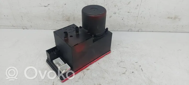 Audi A3 S3 8L Central locking vacuum pump 8L0862257