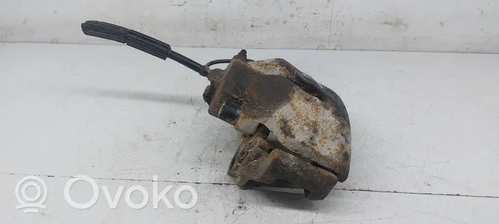 Volkswagen PASSAT B5 Front brake caliper 