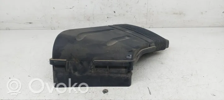 Audi A4 S4 B6 8E 8H Część rury dolotu powietrza 8E0129617D