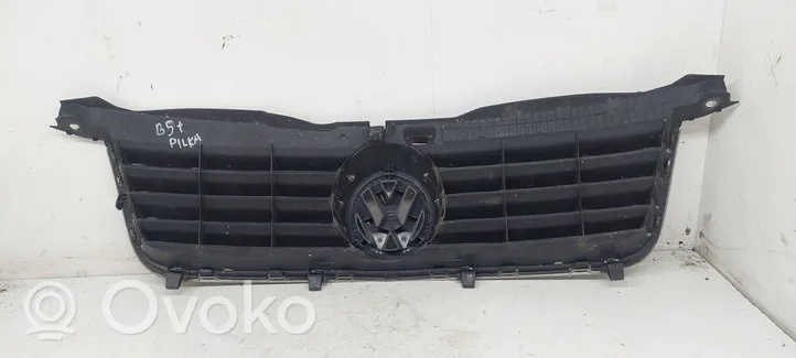 Volkswagen PASSAT B5.5 Передняя решётка 3B0853651L