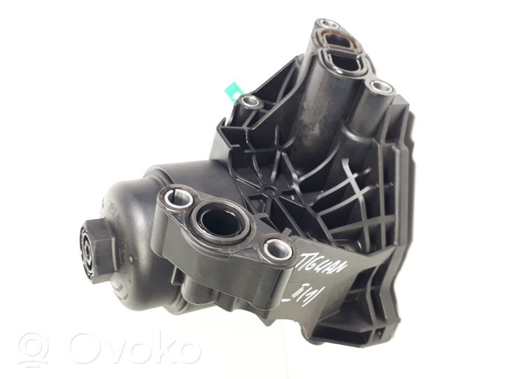 Volkswagen Tiguan Supporto di montaggio del filtro dell’olio 03N115389T