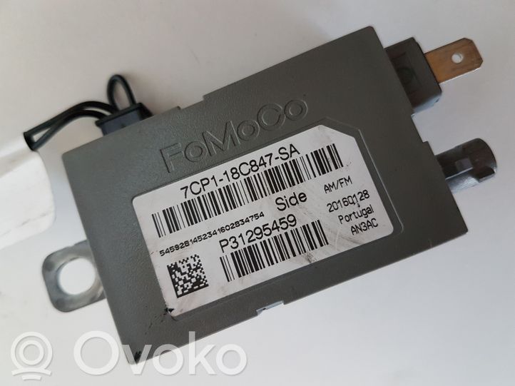 P31295459 Volvo V70 Aerial antenna amplifier, 20.00 € | RRR