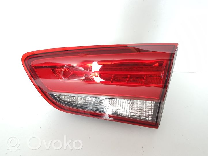 Hyundai i30 Lampy tylnej klapy bagażnika 92404G4100