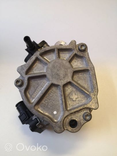 Ford Focus Pompe à vide 9804021880