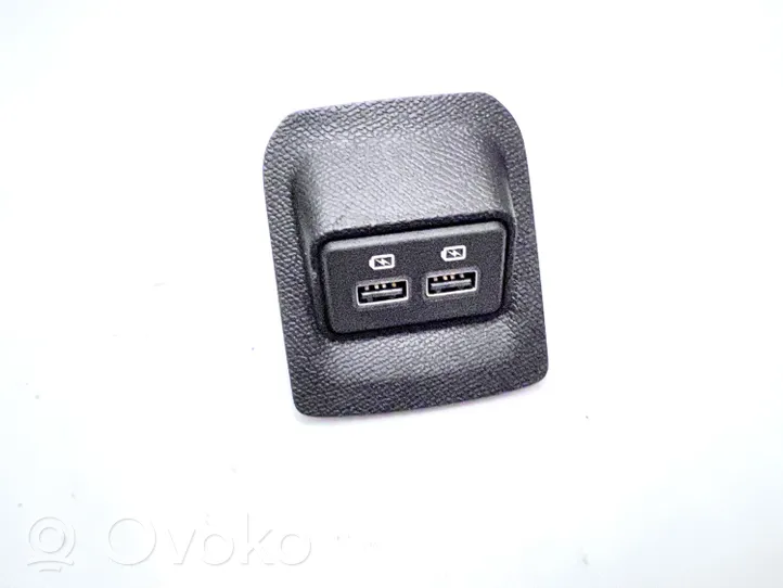 Peugeot 3008 II Gniazdo / Złącze USB 9827093777