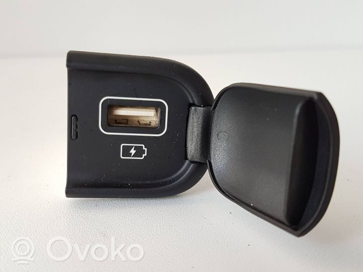 KIA Niro USB-pistokeliitin 96125M6110