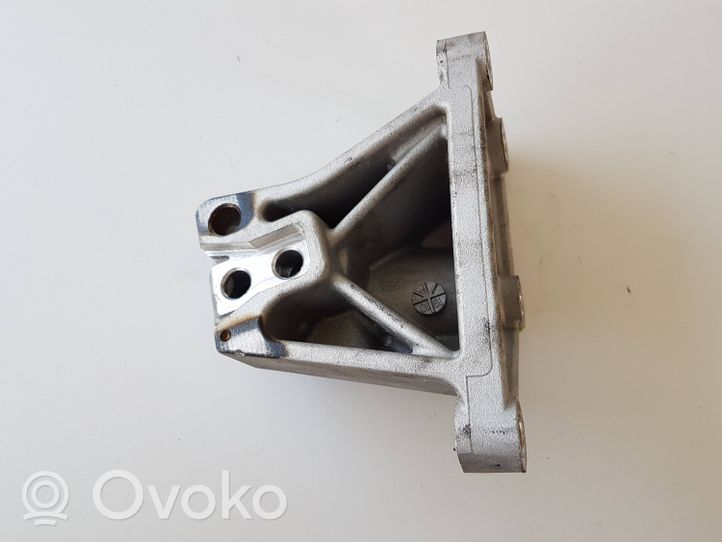 Hyundai i30 Support de boîte de vitesses W191114E