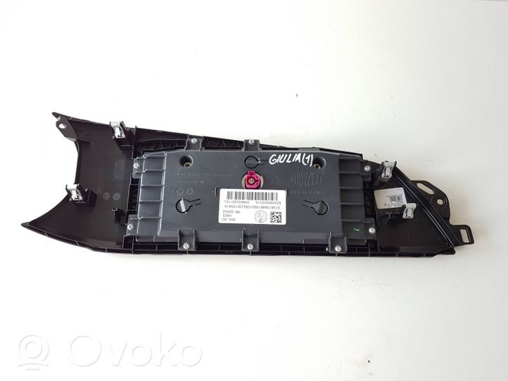 Alfa Romeo Giulia Panel / Radioodtwarzacz CD/DVD/GPS 503490002315