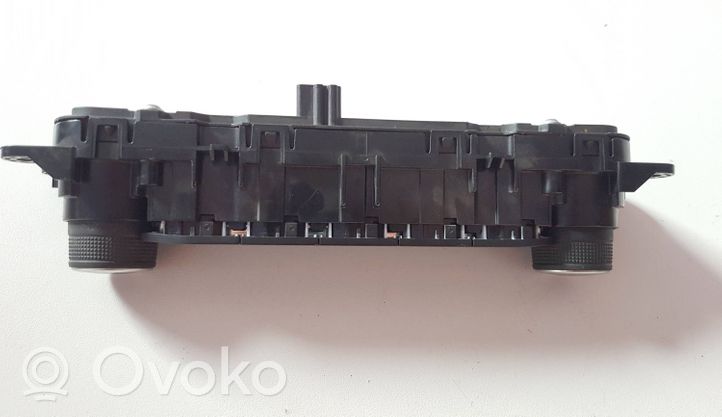 Ford Focus Przyciski / Przełącznik regulacji głośności JX7T18K811AC