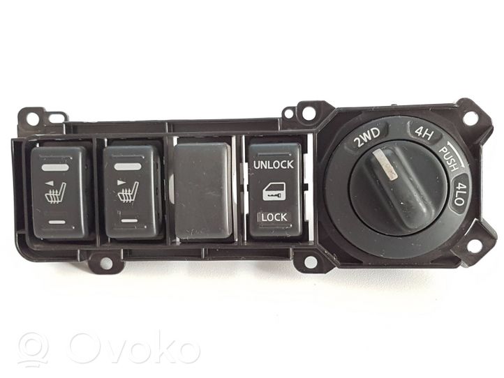 Nissan Navara Kiti jungtukai/ rankenėlės/ perjungėjai 061854