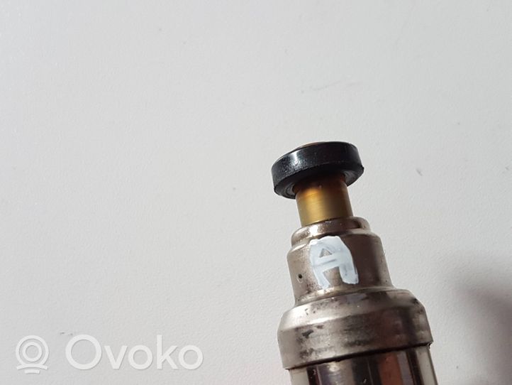 Mazda 323 F Inyector de combustible INP482