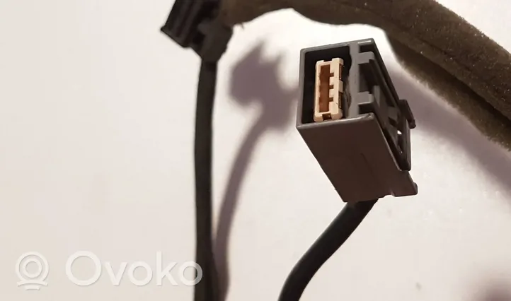 Volvo XC90 Connecteur/prise USB 31300172