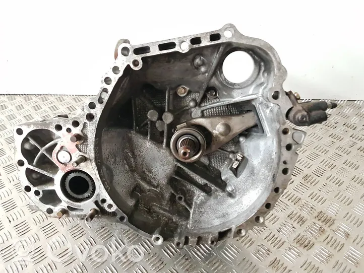 Toyota RAV 4 (XA20) Mechaninė 5 pavarų dėžė 3030042101