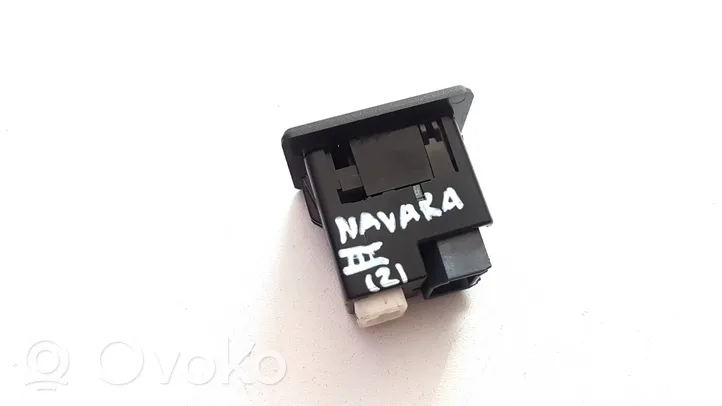 Nissan Navara D23 Enchufe conector entrada auxiliar 795405004