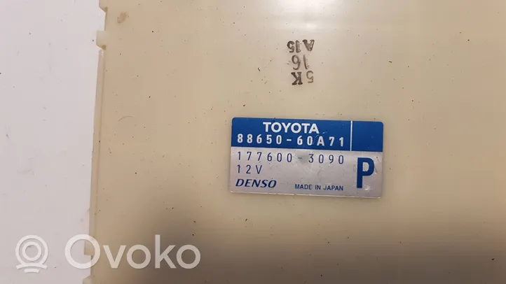 Toyota Land Cruiser (J120) Oro kondicionieriaus/ klimato/ pečiuko valdymo blokas (salone) 8865060A71