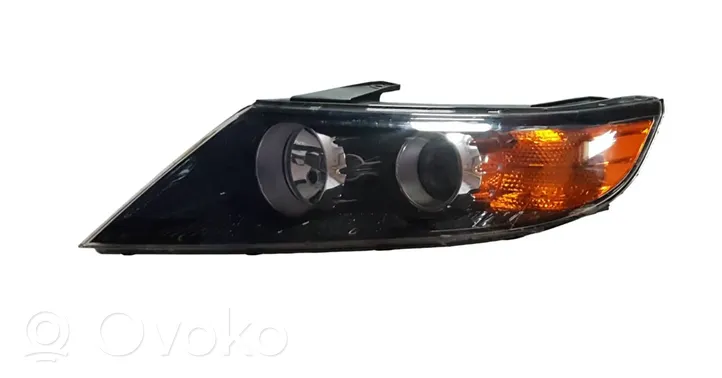 KIA Sorento Lampa przednia 921012P090