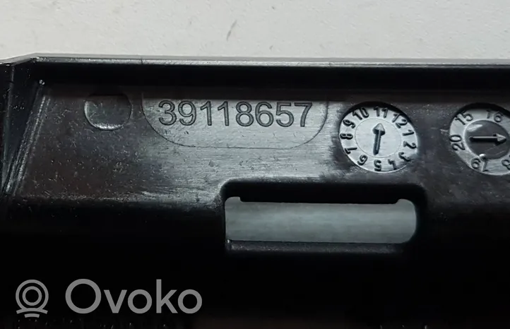 Opel Insignia B Takaoven lista (muoto) 39118657