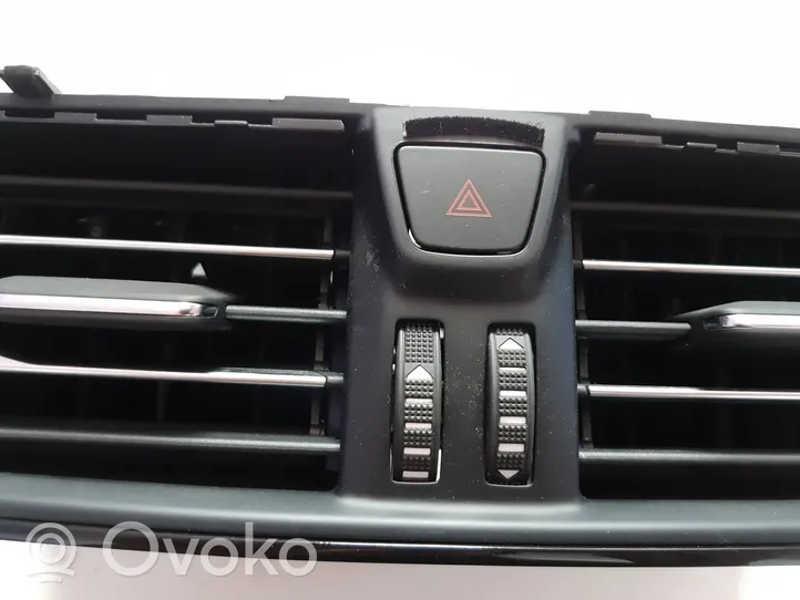 Ford Focus Dysze / Kratki środkowego nawiewu deski rozdzielczej JX7B19K617AG