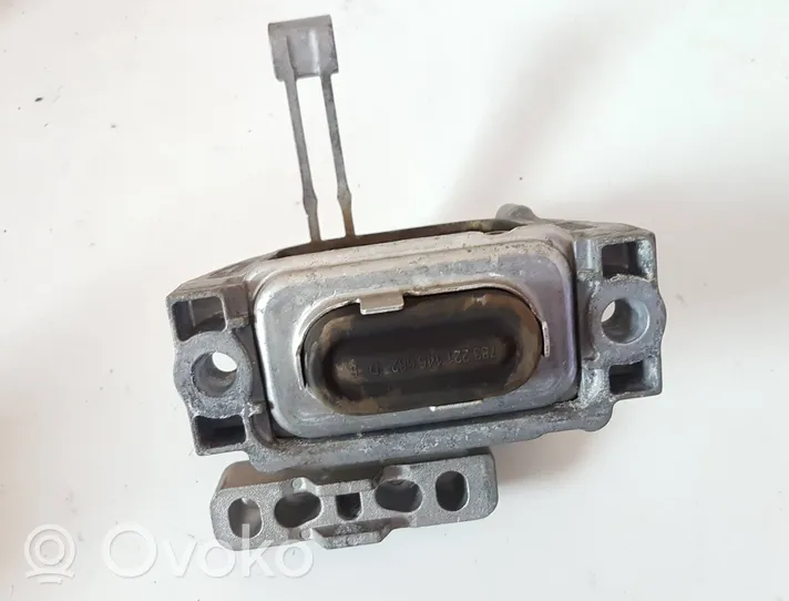 Volkswagen PASSAT B8 Engine mount bracket 3Q0199262J