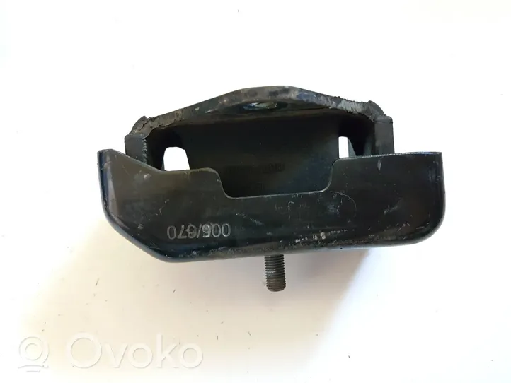 Mitsubishi L200 Supporto di montaggio del motore MR992670