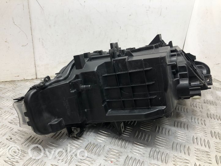 BMW 3 F30 F35 F31 Lampa przednia 7211100000