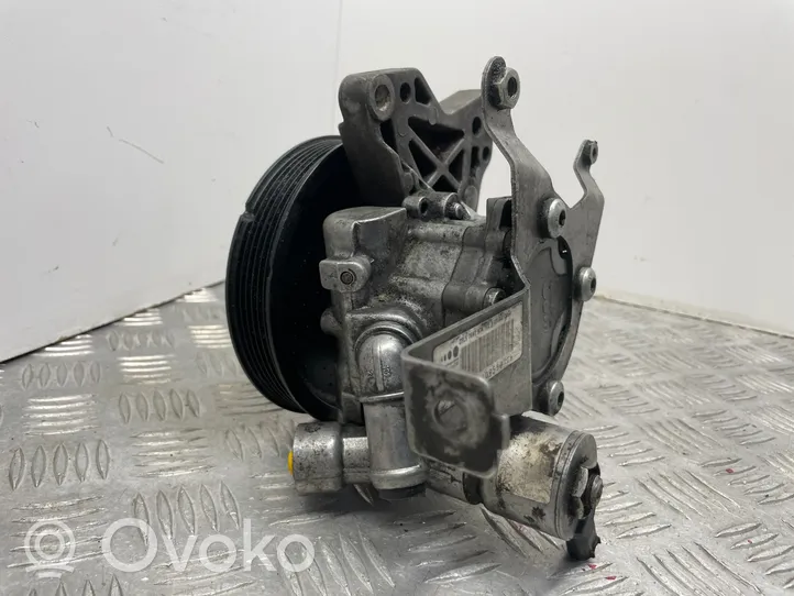 BMW 5 E60 E61 Vairo stiprintuvo siurblys 6760955