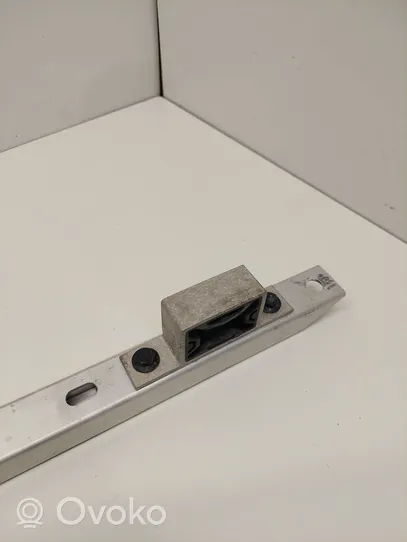 Tesla Model 3 Staffa del pannello di supporto del radiatore 110477700A