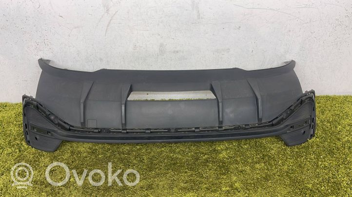 Audi Q3 F3 Takapuskurin alaosan lista 83f807521a